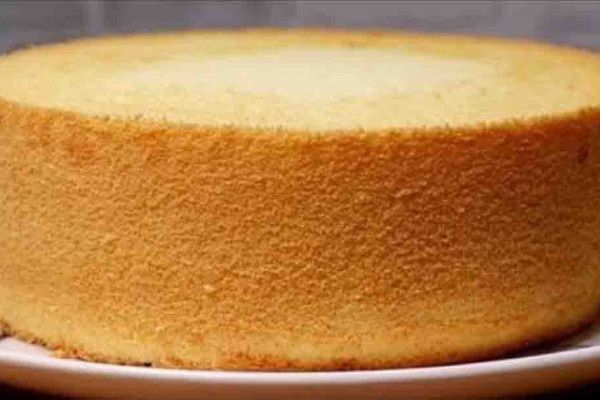 Easy 3-Ingredient Sponge Cake Recipe