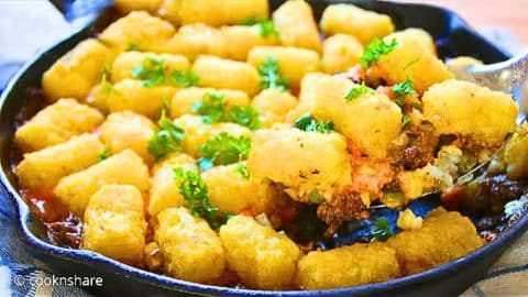 Easy Skillet Tater Tots Cottage Pie Recipe | DIY Joy Projects and Crafts Ideas