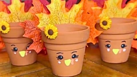 Easy DIY Turkey Flower Pot For Thanksgiving | DIY Joy Projects and Crafts Ideas
