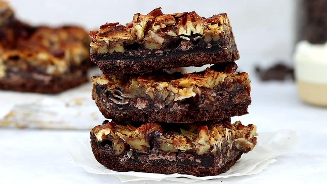 Easy German Chocolate Pecan Pie Bars Recipe | DIY Joy Projects and Crafts Ideas