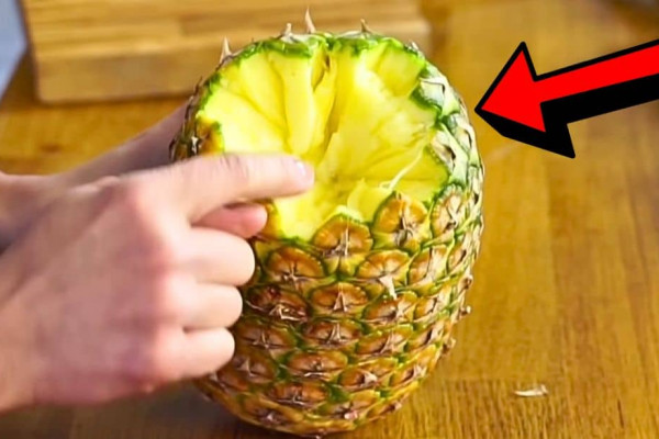 Easy Pull-Apart Pineapple Hack
