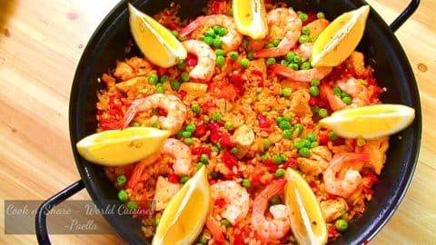 Easy Shrimp & Chicken Paella Recipe | DIY Joy Projects and Crafts Ideas
