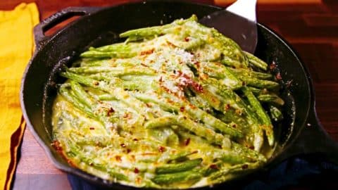 Easy Skillet Cheesy Baked Green Beans Recipe | DIY Joy Projects and Crafts Ideas