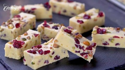 Easy White Cranberry Pistachio Fudge Recipe | DIY Joy Projects and Crafts Ideas