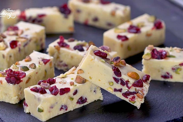 Easy White Cranberry Pistachio Fudge Recipe