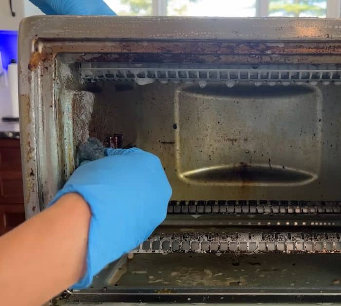 https://diyjoy.com/wp-content/uploads/2023/11/How-to-Clean-a-Toaster-Oven.jpg