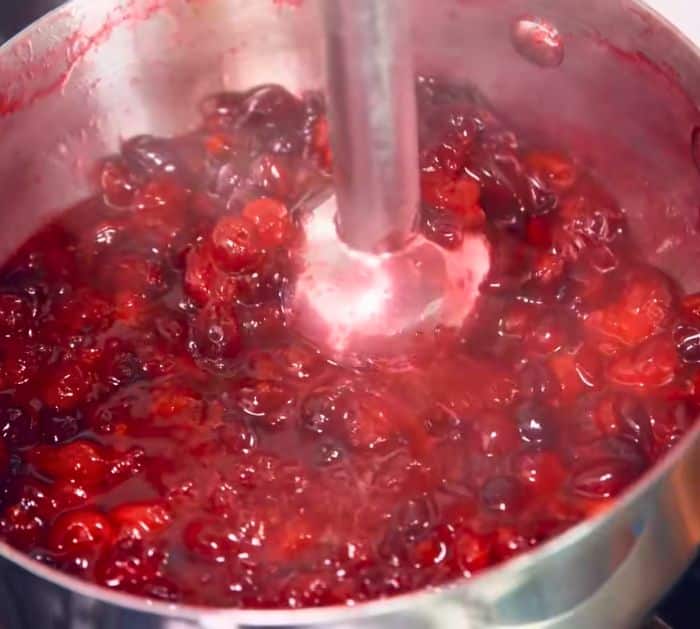 How to Make Cranberry Sauce At Home