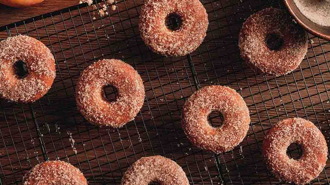 Baked Apple Cider Donuts Recipe | DIY Joy Projects and Crafts Ideas