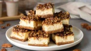 Easy Pecan Cheesecake Bars Recipe