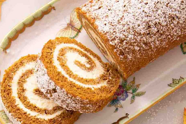 Easy Pumpkin Cake Roll Recipe