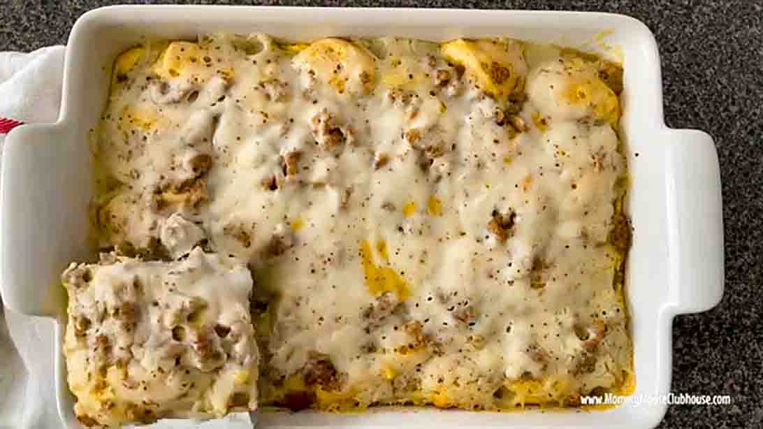 TikTok Biscuits & Gravy Casserole Recipe | DIY Joy Projects and Crafts Ideas