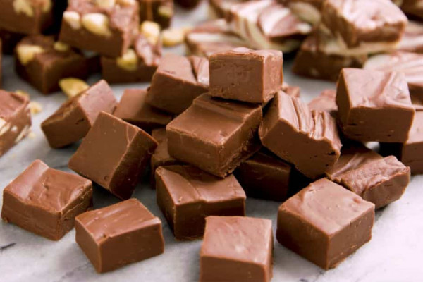 3-Ingredient Homemade Chocolate Fudge