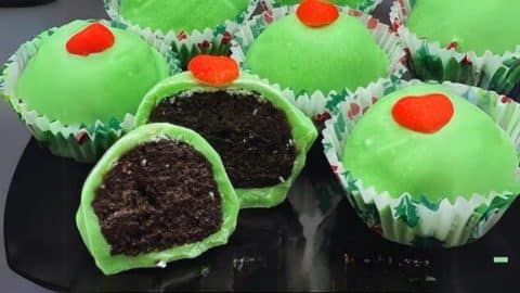 4-Ingredient Grinch Mint Truffles | DIY Joy Projects and Crafts Ideas
