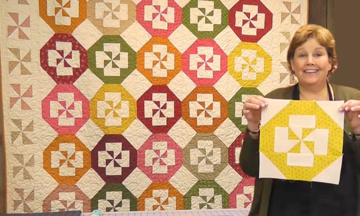 Make a Quarter Square Pinwheel Quilt with Jenny Doan of Missouri