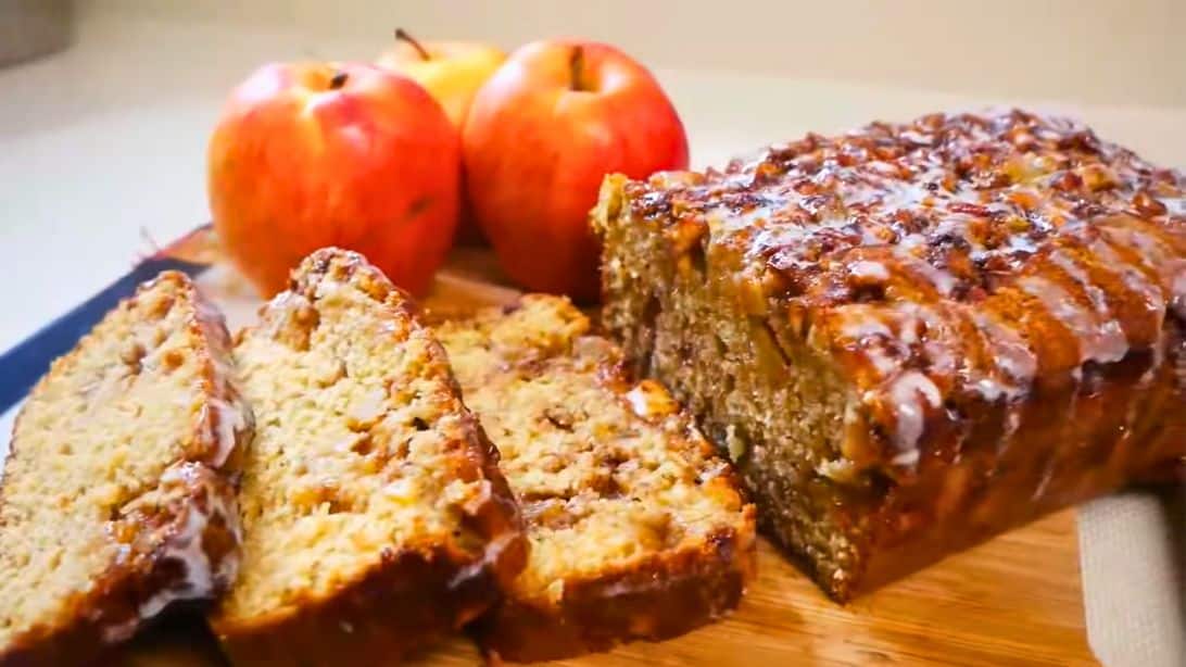 Easy Apple Fritter Bread Recipe | DIY Joy Projects and Crafts Ideas