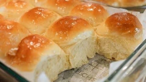 Fluffy and Super Soft Dinner Rolls | DIY Joy Projects and Crafts Ideas