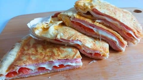 Quick & Easy Breakfast Sandwich Recipe | DIY Joy Projects and Crafts Ideas