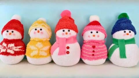 Sock Snowman in 10 Minutes | DIY Joy Projects and Crafts Ideas