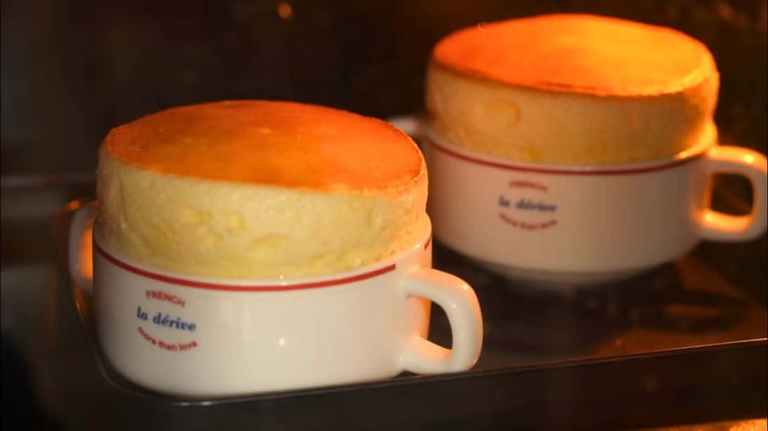 Super Soft Classic Soufflé | DIY Joy Projects and Crafts Ideas