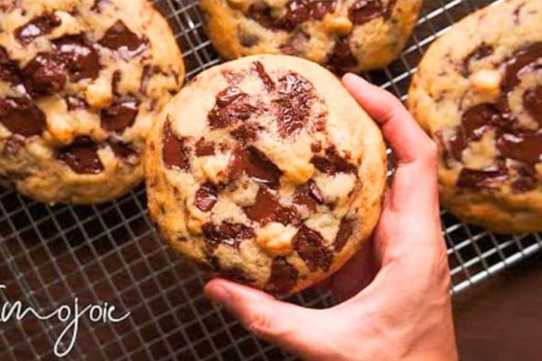 The Best Soft Chocolate Chip Cookies Recipe