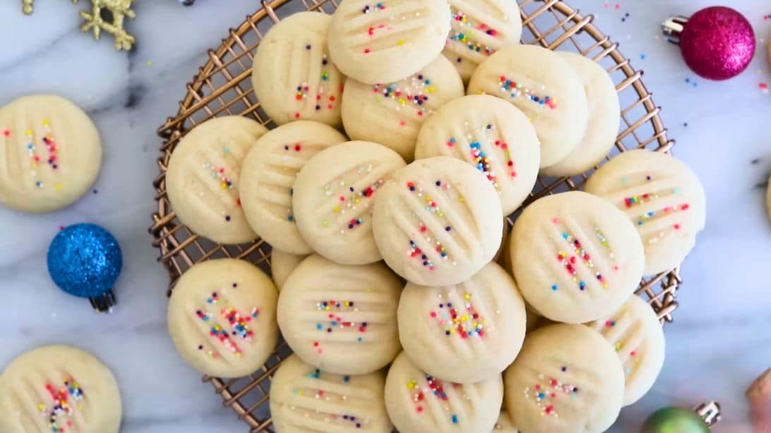 Whipped Shortbread Cookies | DIY Joy Projects and Crafts Ideas