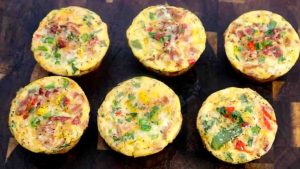 Breakfast Muffins with Hash Browns, Egg, and Bacon