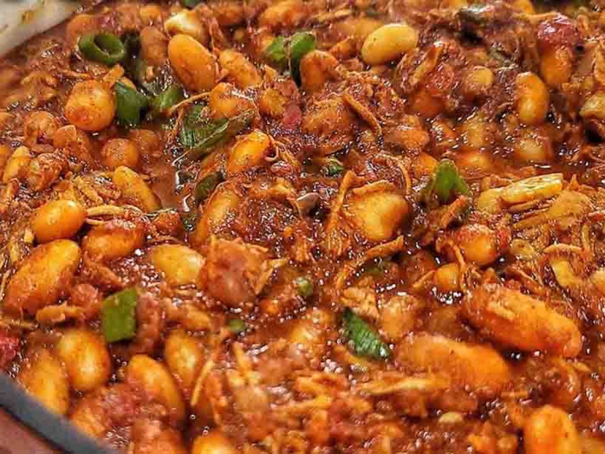 https://diyjoy.com/wp-content/uploads/2023/12/chicken-chili-recipe-1200x900.jpg