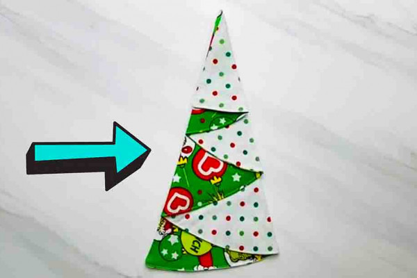 DIY Reusable Christmas Tree Fabric Napkin Tutorial