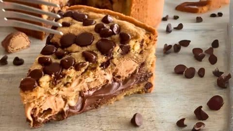 Best Nutella Cookie Pie | DIY Joy Projects and Crafts Ideas