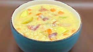 Corn Chowder With Bacon and Potatoes