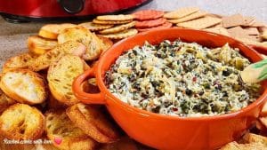 Easy Crockpot Spinach and Artichoke Dip