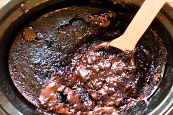 Easy Crockpot Chocolate Lava Cake Recipe