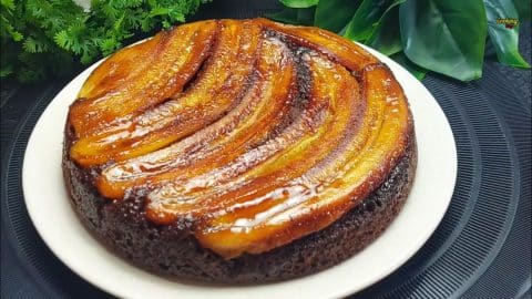 Easy No-Bake Banana Upside Down Cake | DIY Joy Projects and Crafts Ideas
