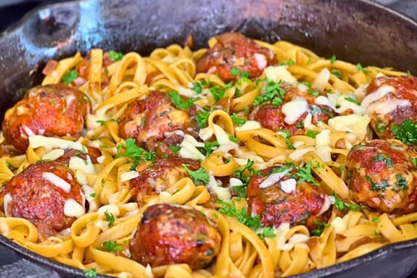 Easy Skillet French Onion Chicken Meatball Pasta Recipe