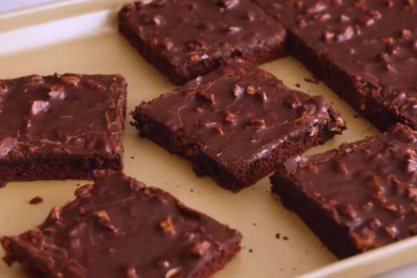 Easy Texas Sheet Cake