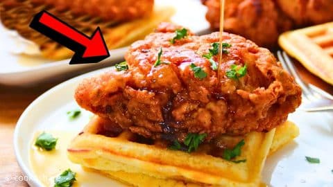 Easy-to-Make Crispy Chicken and Waffles | DIY Joy Projects and Crafts Ideas