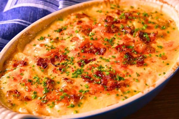 Easy-to-Make Loaded Cheesy Scalloped Potatoes