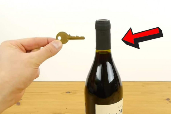 How to Open a Wine With a Key
