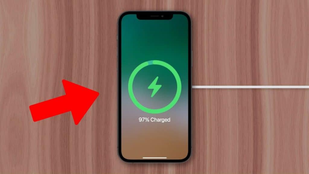 Why You Shouldn't Charge An iPhone To 100% (1)