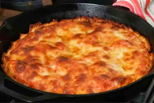 Cheesiest Cast-Iron Skillet Pizza Recipe