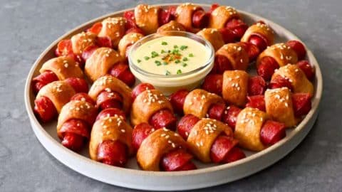 5-Ingredient Pepperoni Pigs in a Blanket Recipe | DIY Joy Projects and Crafts Ideas