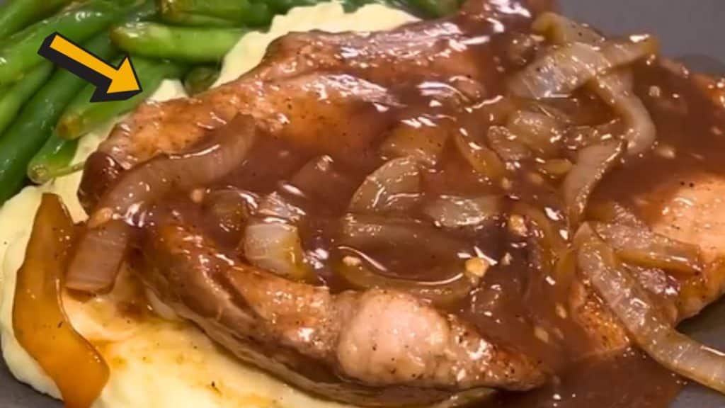 Best Smothered Pork Chop and Gravy (1)