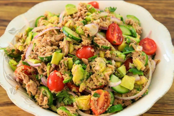 Best Tuna and Avocado Salad