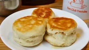 Easy 3-Ingredient Flaky Stovetop Biscuits Recipe