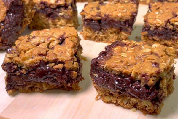 Easy Chocolate Revel Bars Recipe