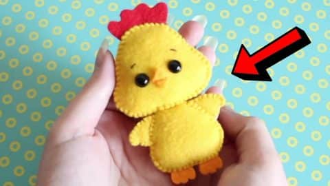 Easy DIY Felt Baby Chicken Tutorial | DIY Joy Projects and Crafts Ideas