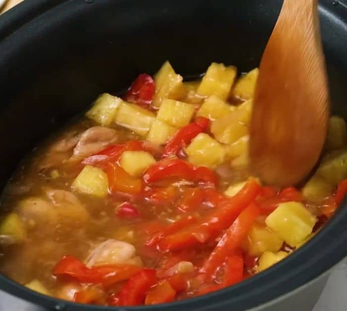Easy Crockpot Hawaiian Chicken Recipe