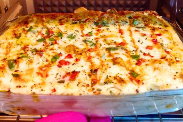 Easy-to-Make Creamy Chicken & Pasta Bake