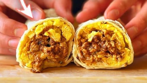 Freezer-Friendly Breakfast Burrito | DIY Joy Projects and Crafts Ideas