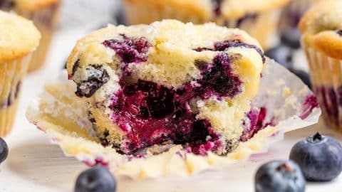 How to Make the Best Blueberry Muffins | DIY Joy Projects and Crafts Ideas